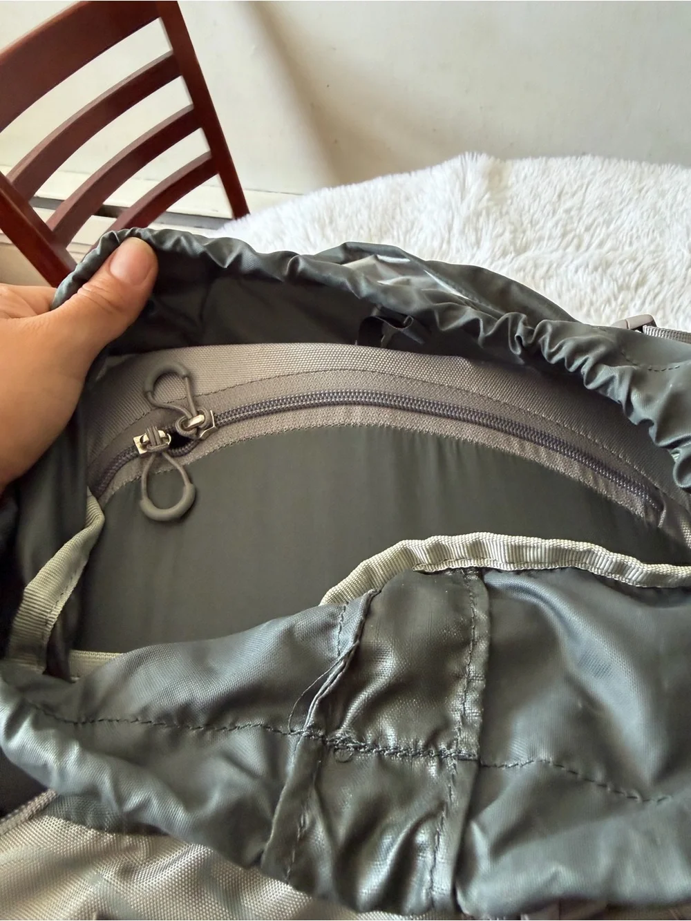 OSPREY Stratos 36 Men's Dark Green and Light Gray Backpack